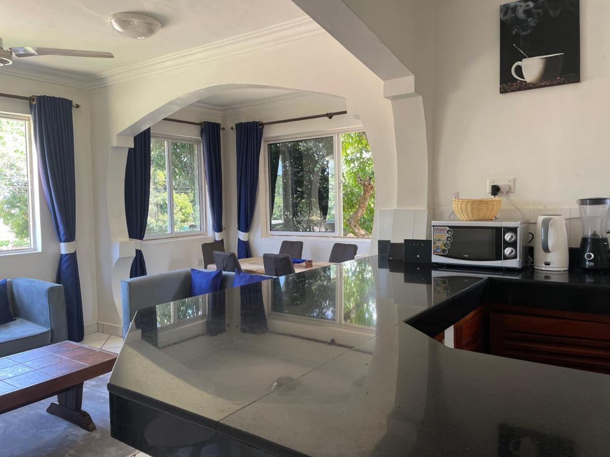Royal Palms Apartment A4 Mombasa Eksteriør billede